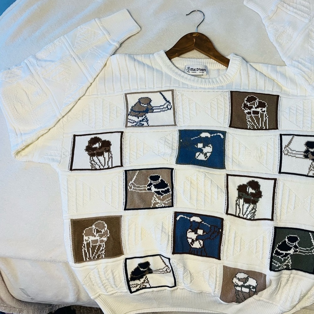 Vintage MacDivots Men's Golf  Patterned Crewneck Sweater. Made in Canada